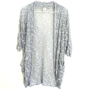 Women's Quarter Sleeve Open Cardigan size Large